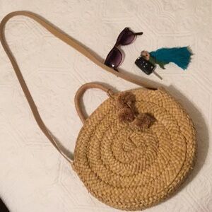 Straw Round Summer Bag🌞With Pom Poms